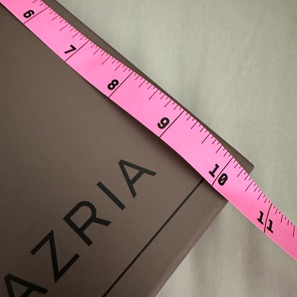 BCBG MaxAzria Medium Size Gift Box - Picture 8 of 9